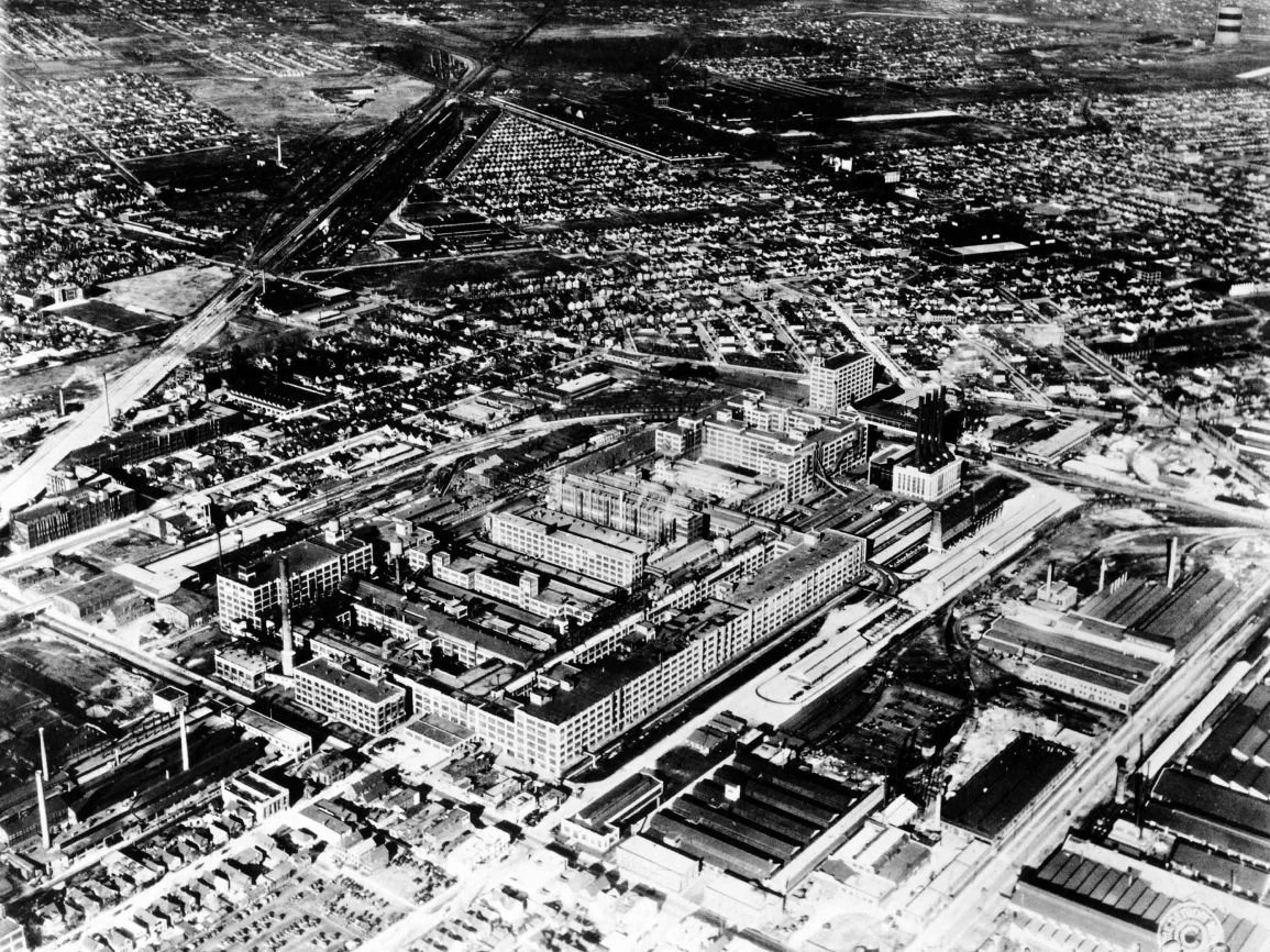 Dodge assembly plant in Hamtramck, Michigan, 1914.