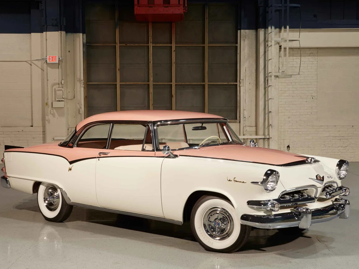 Pink-and-white Dodge La Femme coupe, marketed to women.